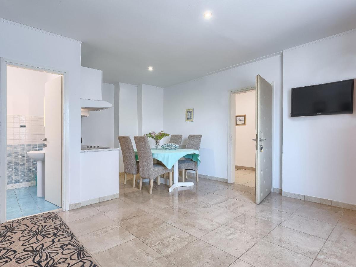 Apartment Nika-12 Umag Buitenkant foto