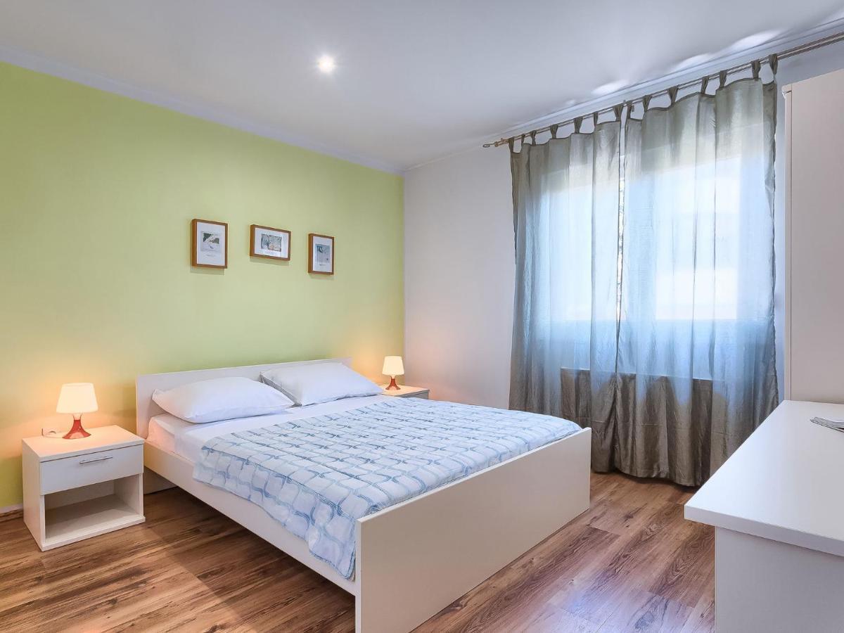 Apartment Nika-12 Umag Buitenkant foto